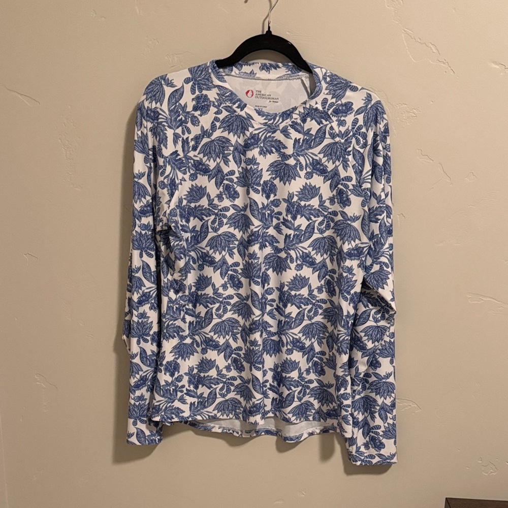 The American Outdoorsman womens activewear top brand